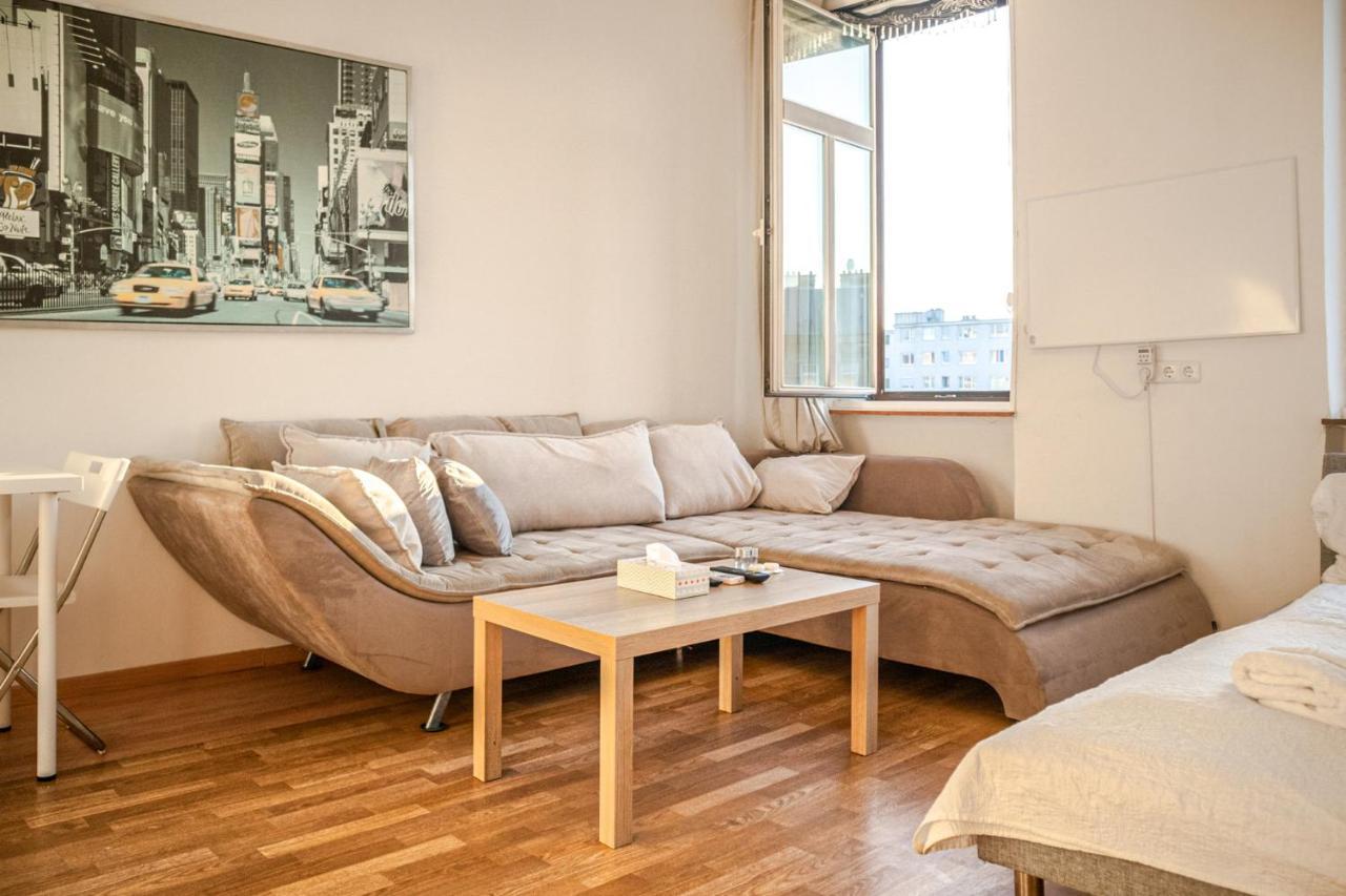 Joyful 2Br Shared Apt Near Millenium Tower & Danube River Viena Exterior foto