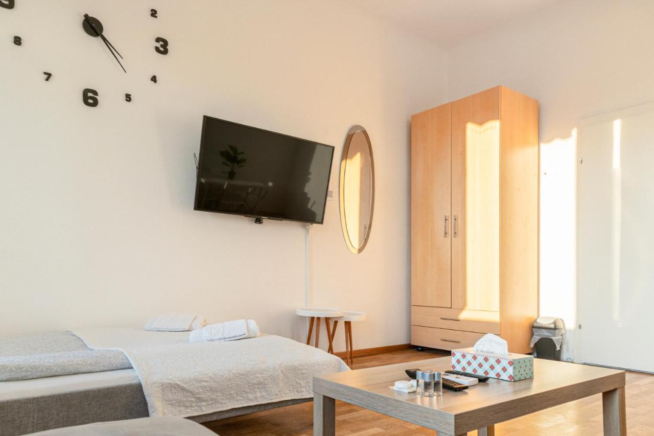 Joyful 2Br Shared Apt Near Millenium Tower & Danube River Viena Exterior foto